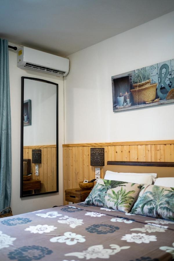 Appartements Et Chambres En Coeur De Ville Saint-Denis - Entree Autonome - Check In 14H30- Exterior photo