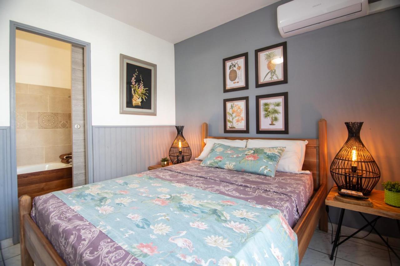 Appartements Et Chambres En Coeur De Ville Saint-Denis - Entree Autonome - Check In 14H30- Exterior photo